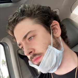 Meet your Posher, Yarian